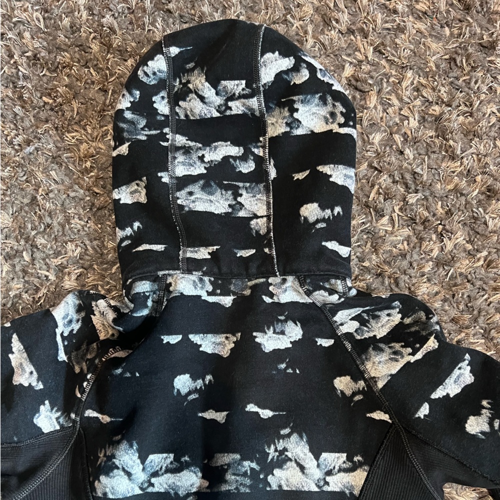 LULULEMON Scuba Full Zip - Picture 7 of 9
